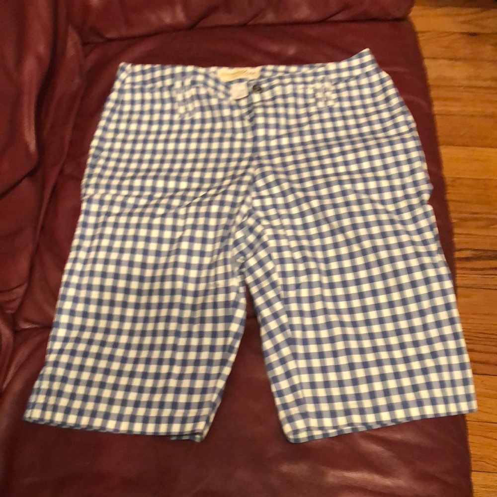 Victoria secret London Jean chinos shorts size 6